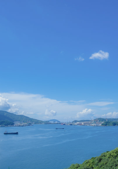 長崎県波佐見町からとある港を経由して中国へ輸出するイメージ風景