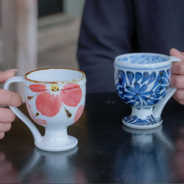 波佐見焼のコーヒーカップを通じて、日常を豊かにする器の魅力を共有する中国の夫婦